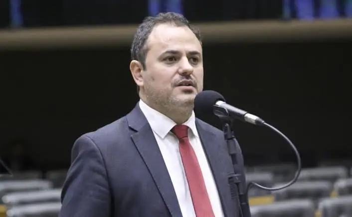 Deputado que está sob risco de ser cassado vem ao Acre em caravana para expor “falcatruas”