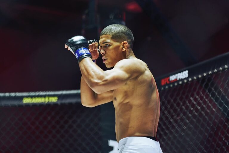 Da Sobral para o mundo: lutador acreano assina com o UFC e estreia neste sábado contra americano