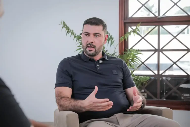 “Meu lado é o do governador Gladson Camelí”, diz Nicolau sobre disputa ao Governo em 2026