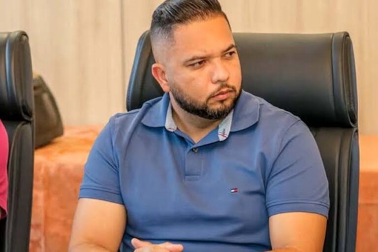 Vereador é acusado de ameaçar médicos com arma na cintura