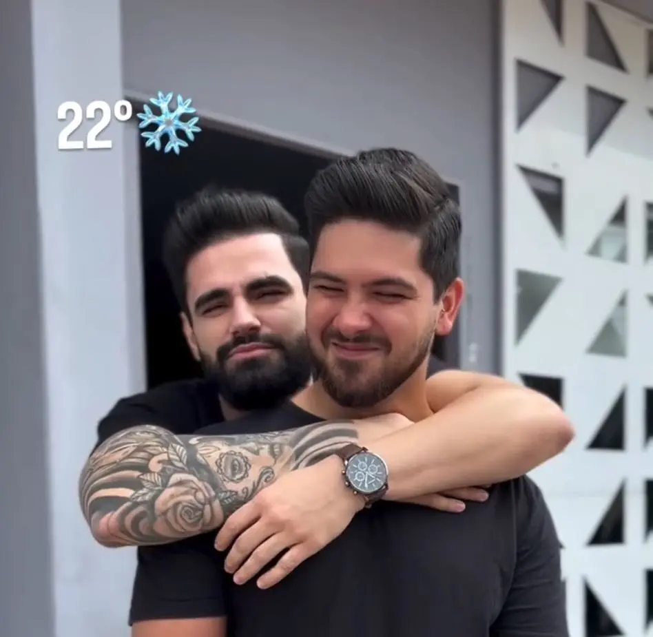 Barbearia de Rio Branco viraliza com vídeo durante friagem: “Agarradinho com seu barbeiro”