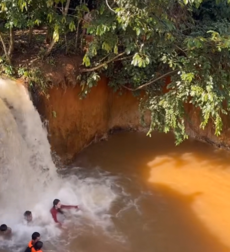 ‘Cachoeira’ acessível a 40 km de Rio Branco atrai visitantes por R$ 10
