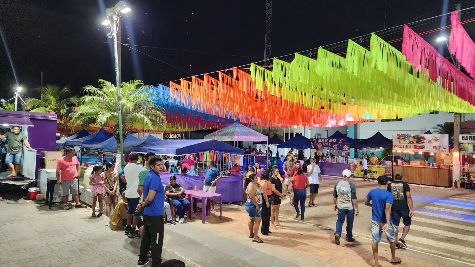 CarnavAssis 2025 abre sua programação com muita música e agitação na fronteira; VEJA