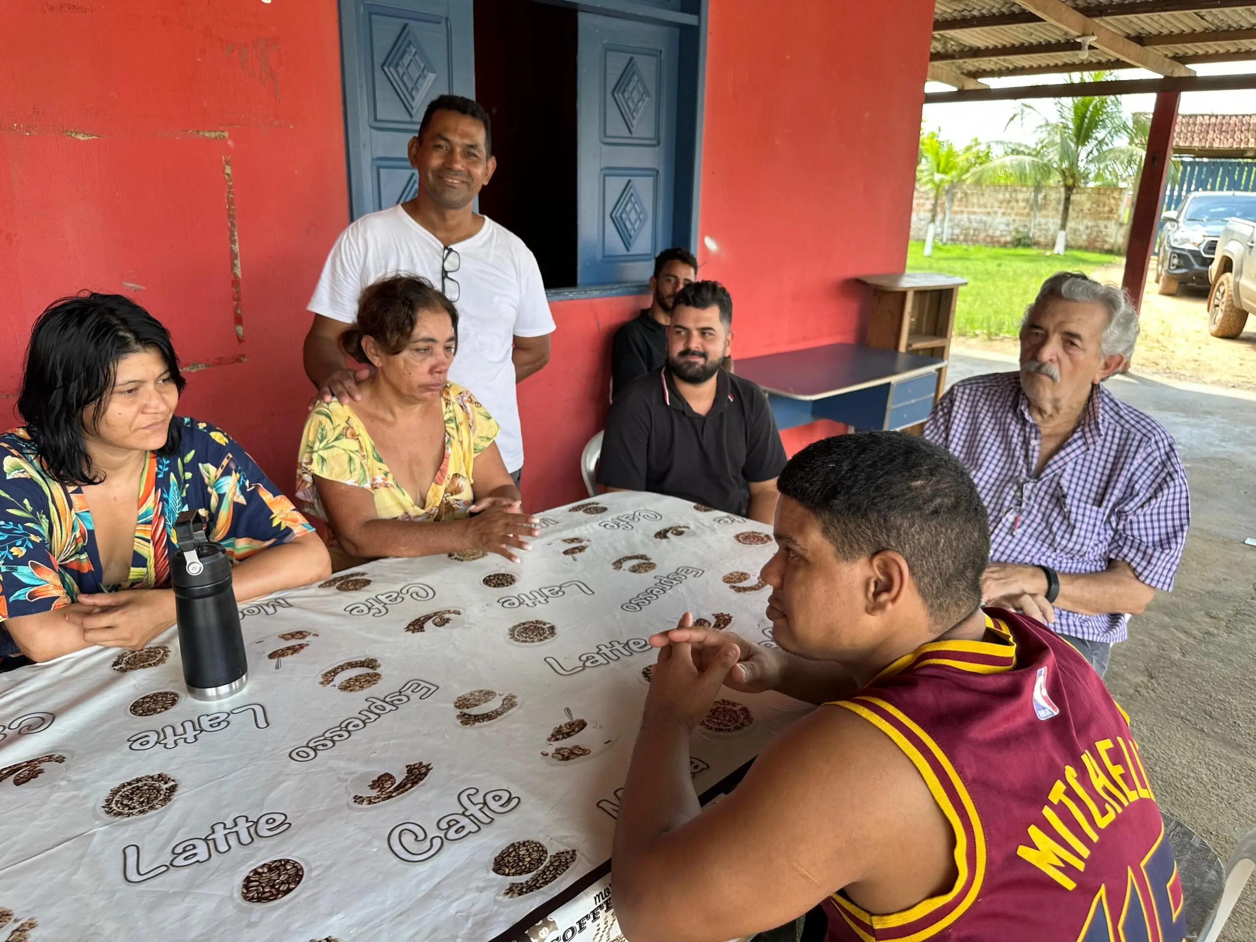 A discreta filantropia da casa de apoio “Amigos do Betão” acolhe dependentes químicos no Acre
