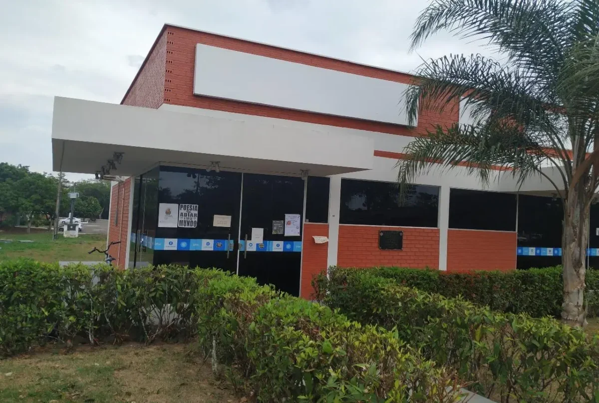 DCE convoca assembleia na Ufac devido à crise dos ônibus; entenda