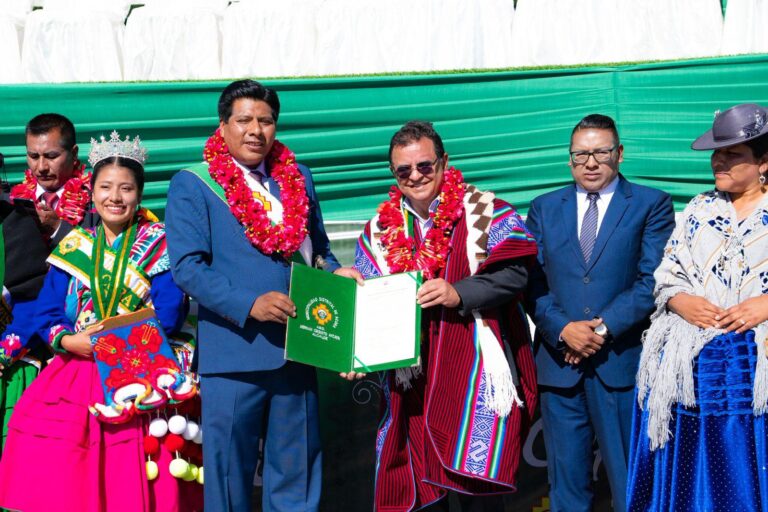 Cidade peruana homenageia Gonzaga por apoio ao comércio Acre-Peru