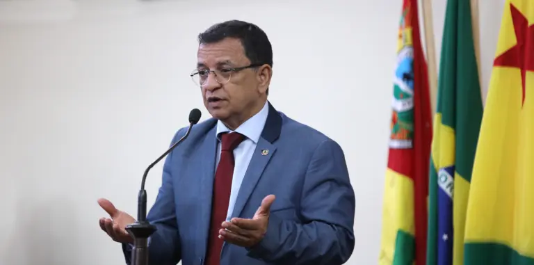 Sobre a possibilidade de desistir da disputa, o deputado foi claro em entrevista ao ContilNet:
