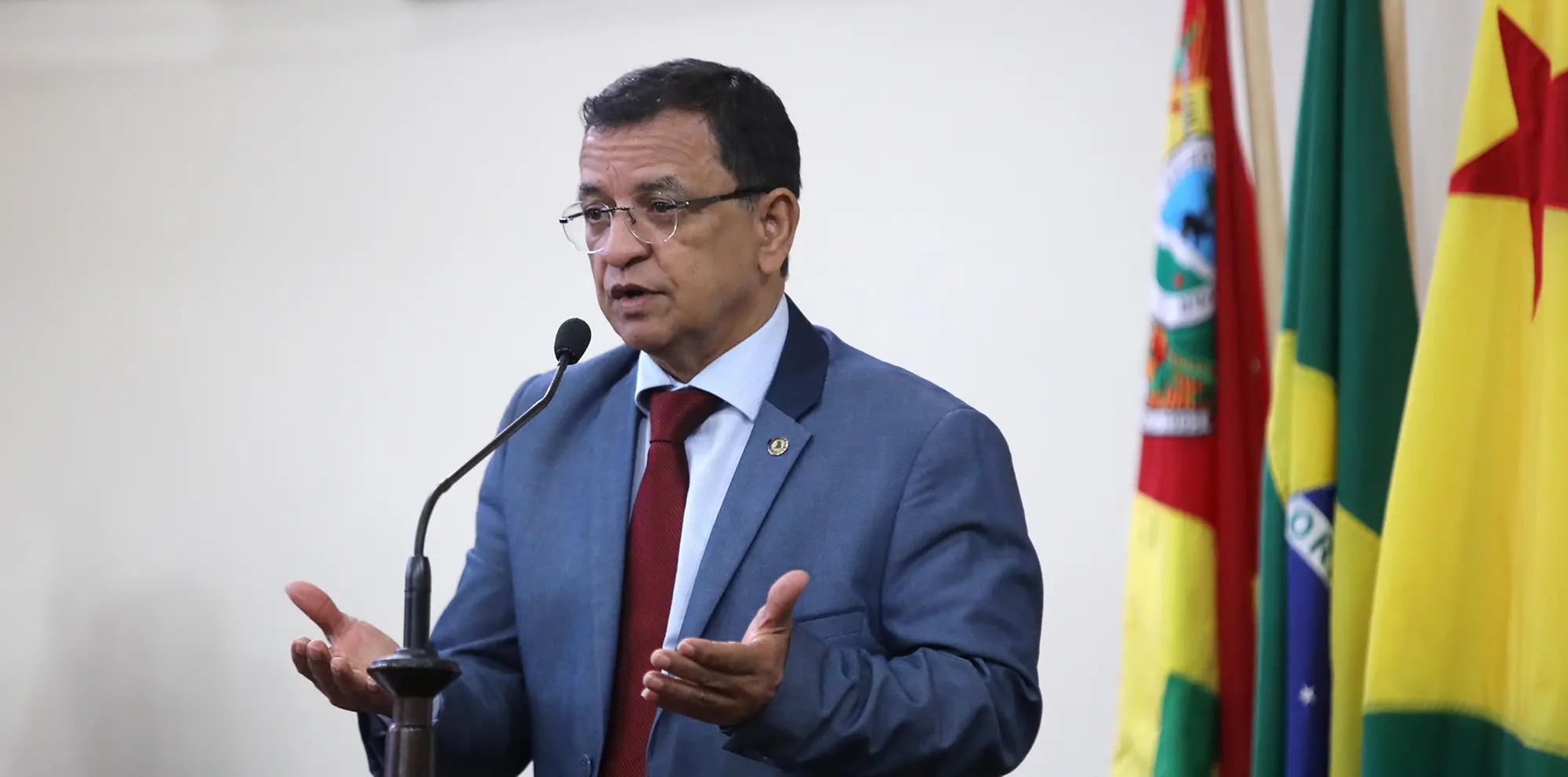 “O povo do Acre não merece isso”, diz Gonzaga ao cobrar qualidade em obras na BR-364