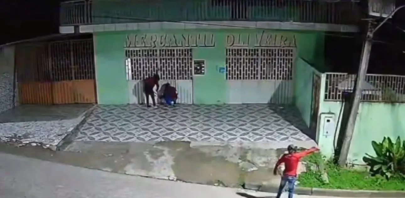 No Acre, quadrilha de criminosos invade mercado e furta vários objetos durante a madrugada