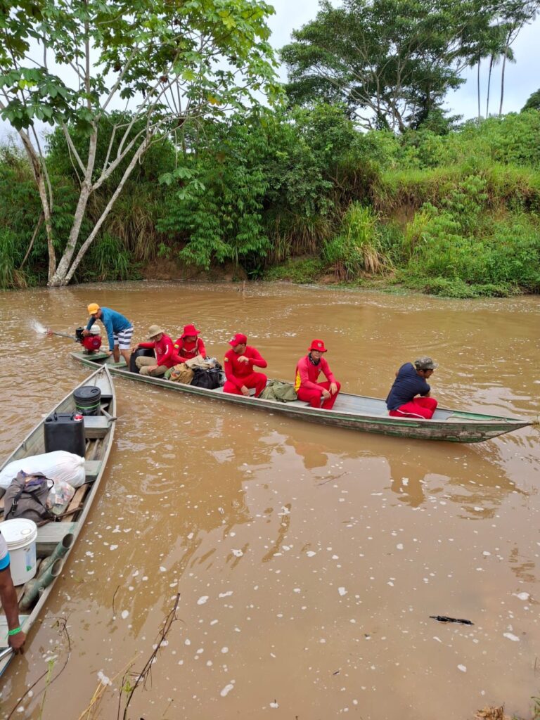 Pai e filho são resgatados após uma semana perdidos na floresta no Juruá