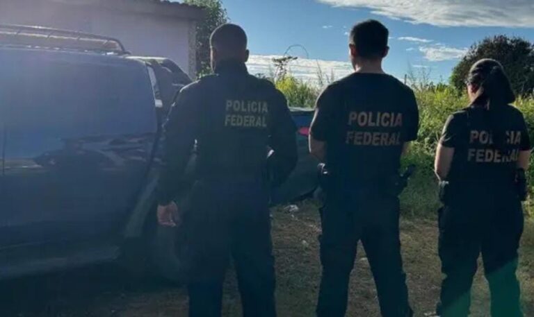 Em operação, PF desmonta esquema de envio ilegal de veículos para a Bolívia