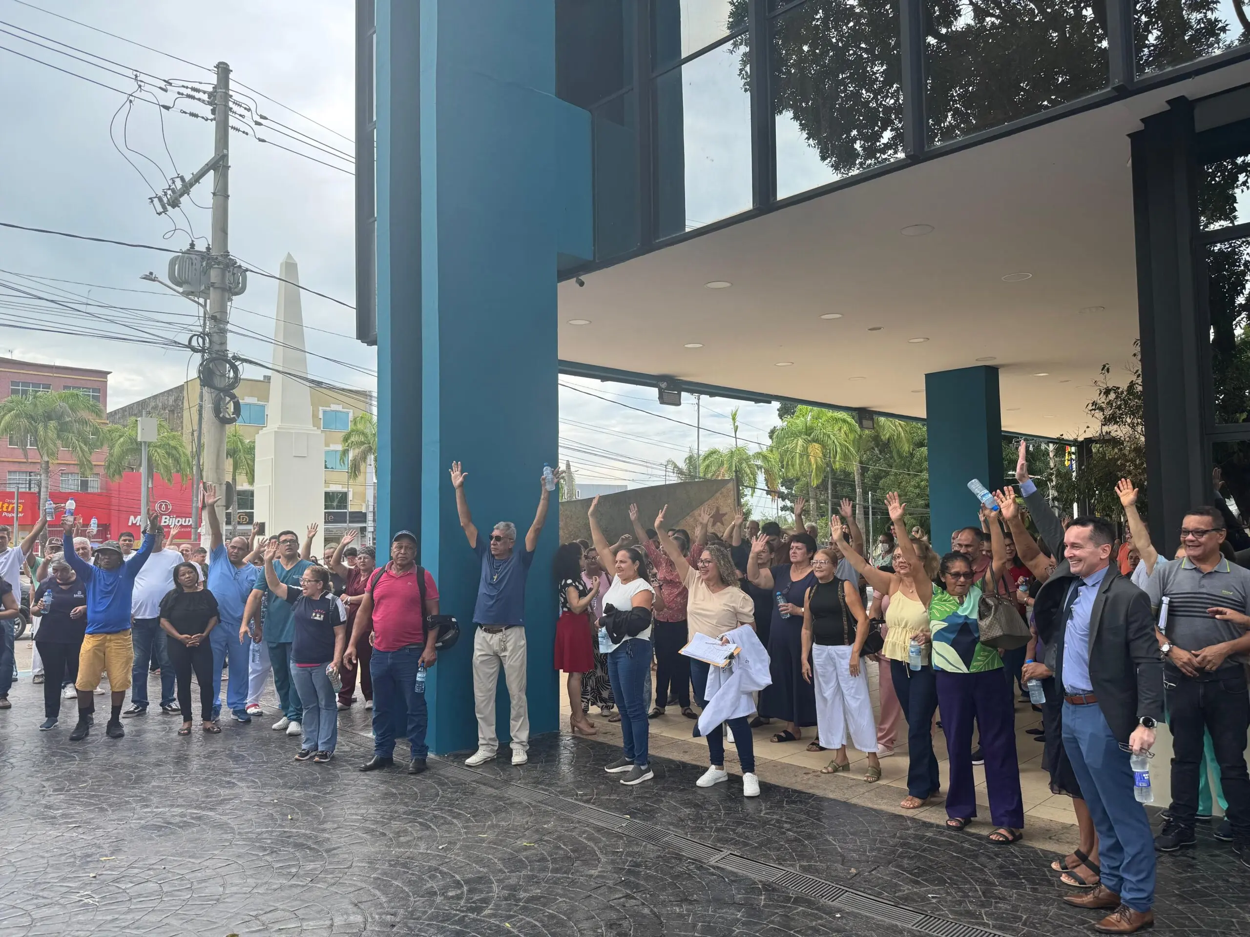 Servidores da Saúde acampam na Aleac e decidem por greve, caso Governo não envie PCCR