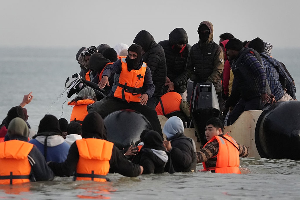 mais-de-1,1-mil-migrantes-chegam-ao-reino-unido-em-um-unico-dia