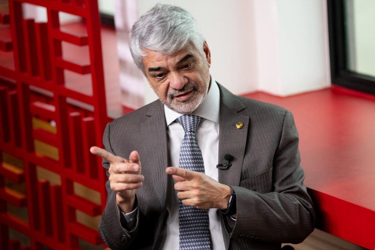 “big-techs-vao-interferir-nas-eleicoes”,-opina-humberto-costa-(pt)