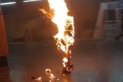 morre-idoso-que-ateou-fogo-em-si-mesmo-em-estacao-de-metro-em-sp