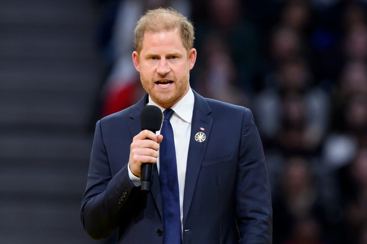 harry-cogitou-remover-o-sobrenome-da-familia-real-e-levou-invertida