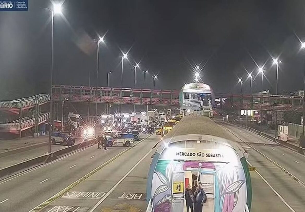 rj:-tiroteio-fecha-av.-brasil-em-operacao-no-complexo-de-israel;-video