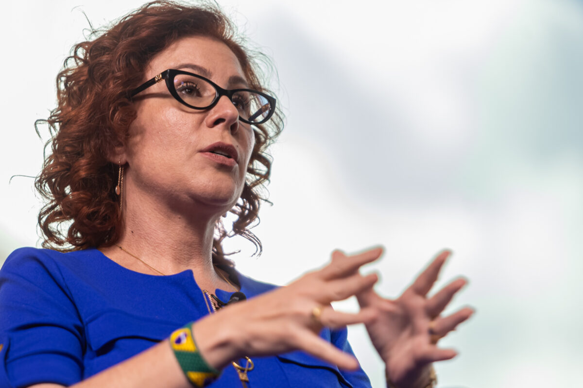 “sou-intocavel-na-italia”,-diz-zambelli-apos-deixar-o-brasil