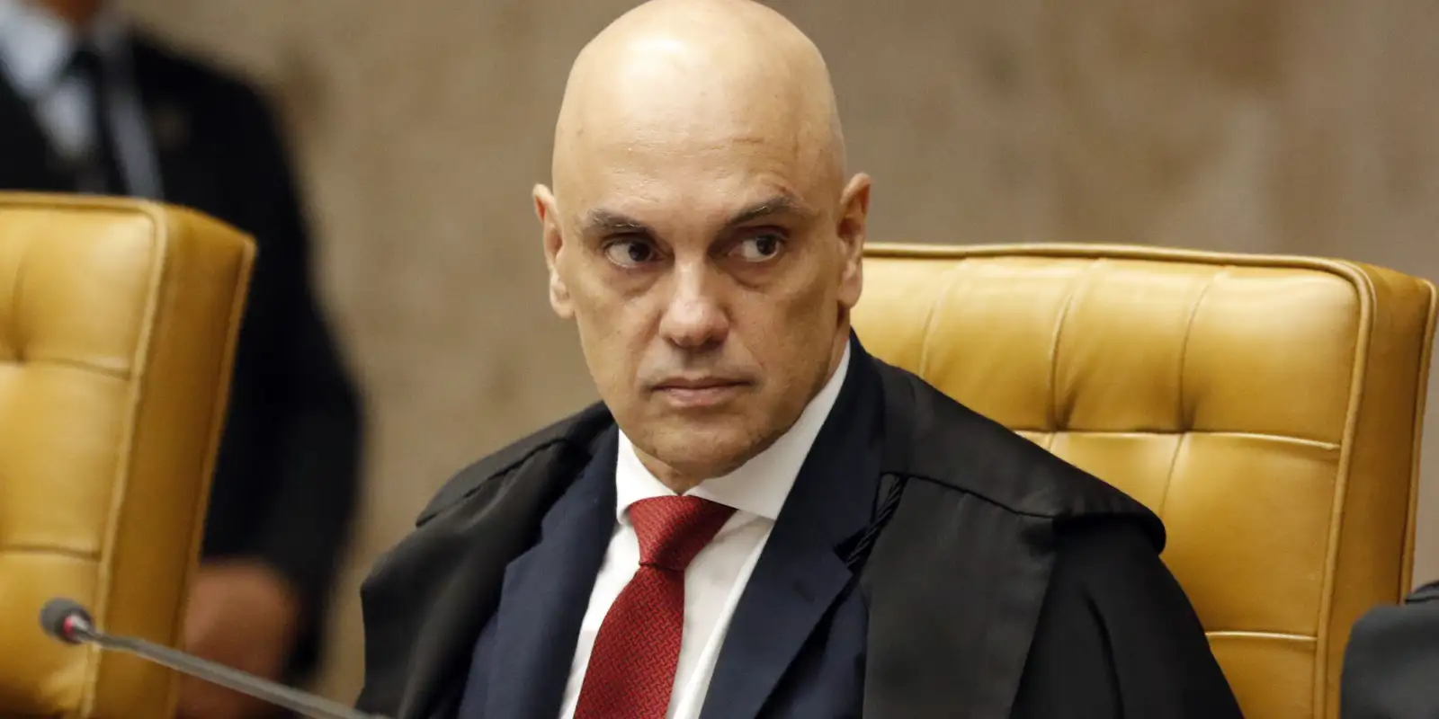 Moraes diz que democracia saberá se defender de inimigos
