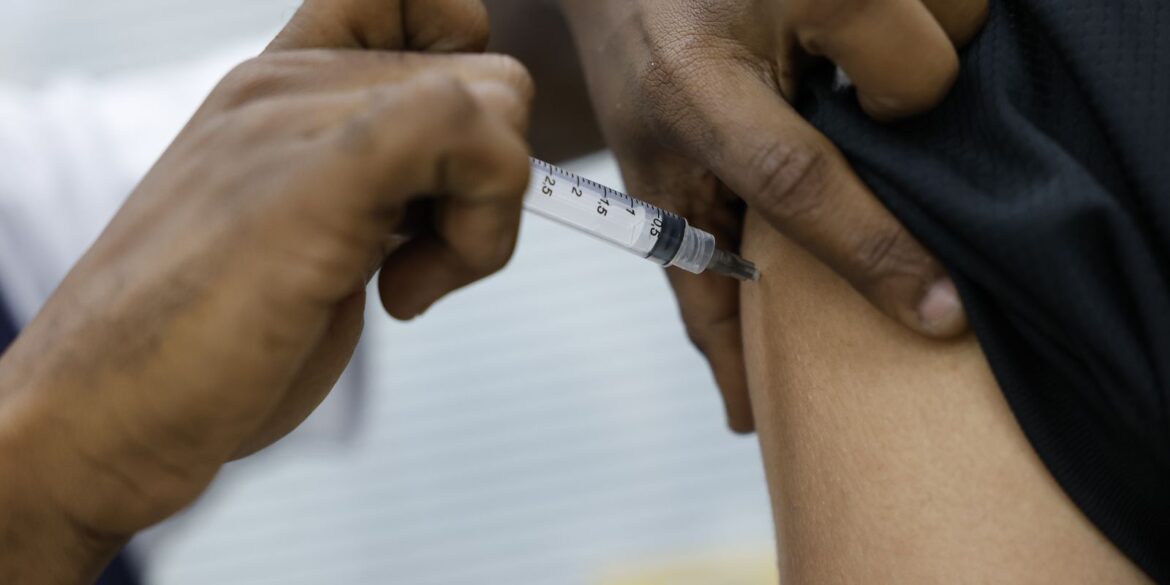 rio-alerta-para-vacinacao-contra-sindrome-respiratoria-aguda-grave