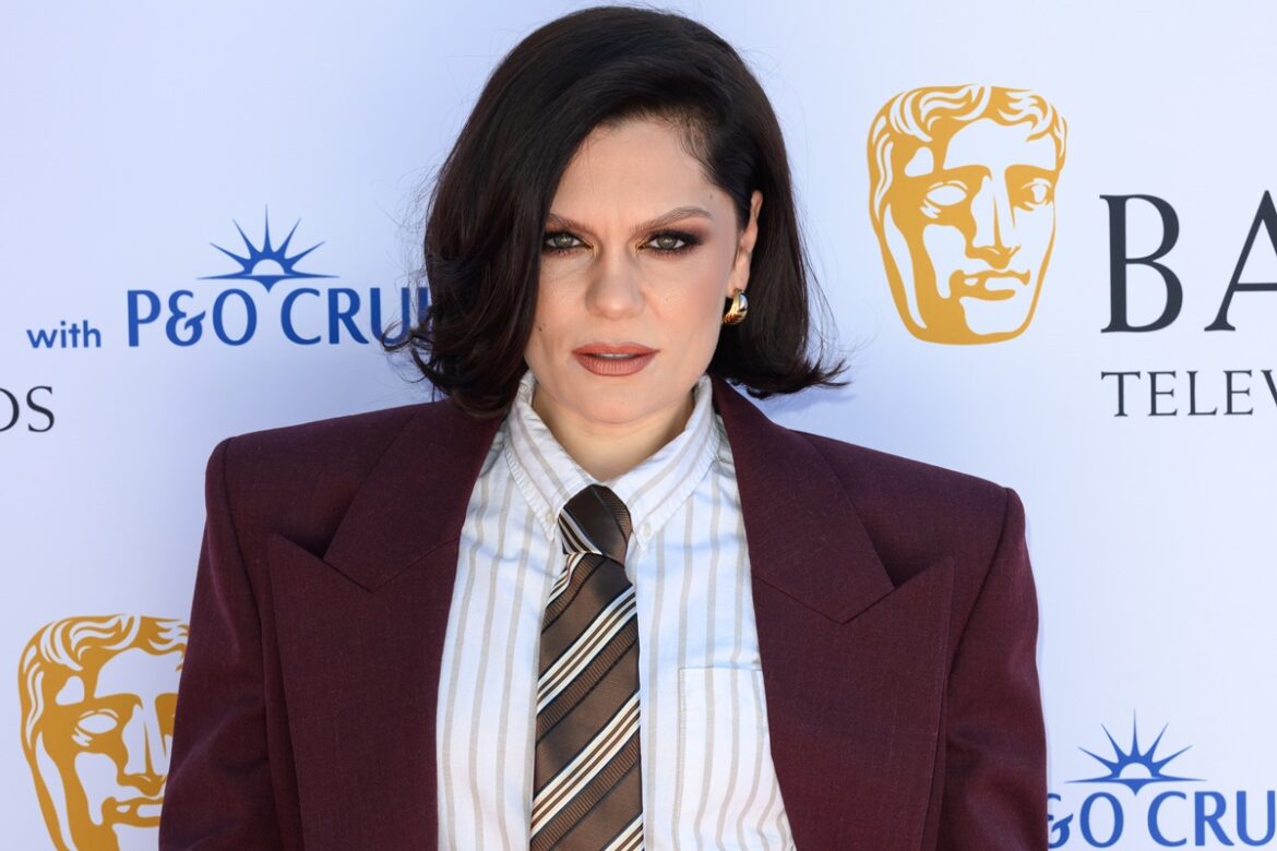 jessie-j:-the-town-se-manifesta-sobre-show-apos-diagnostico-de-cancer
