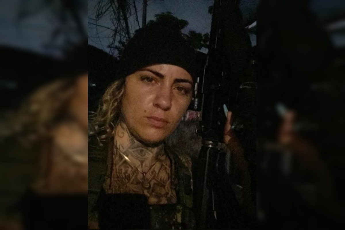 conheca-a-diaba-loira-do-cv,-traficante-que-meteu-bala-na-pm-e-fugiu