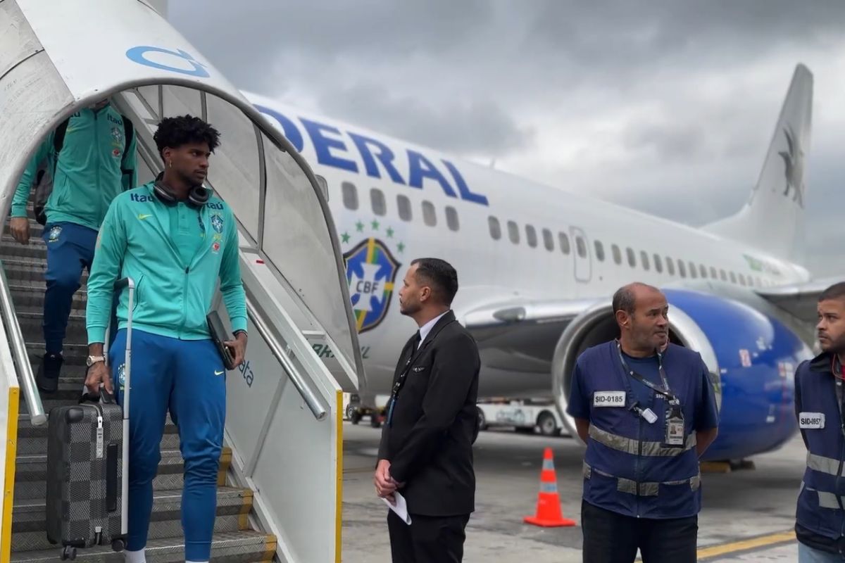 selecao-desembarca-em-sp-apos-empate-na-estreia-de-ancelotti