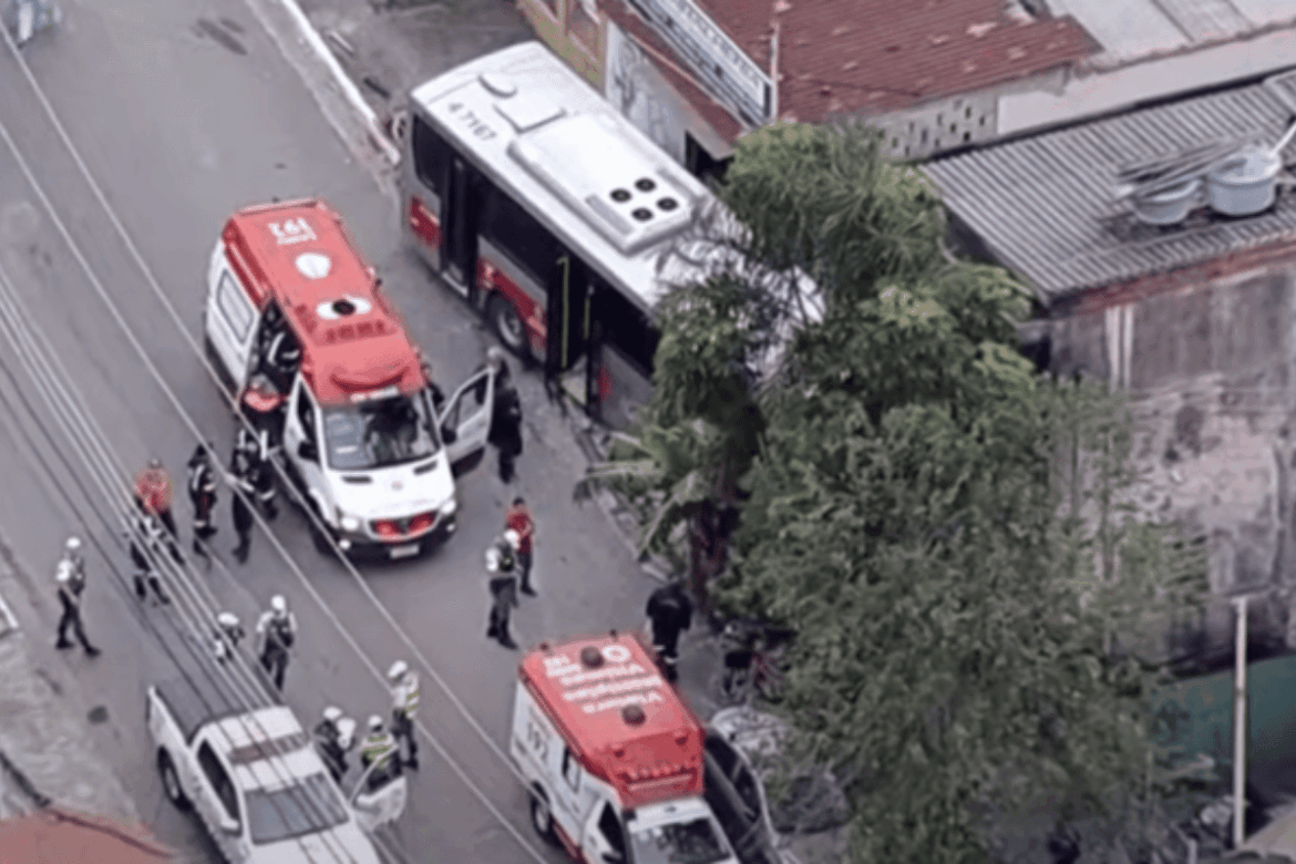 onibus-bate-em-poste-e-deixa-15-feridos-na-zona-leste-de-sp