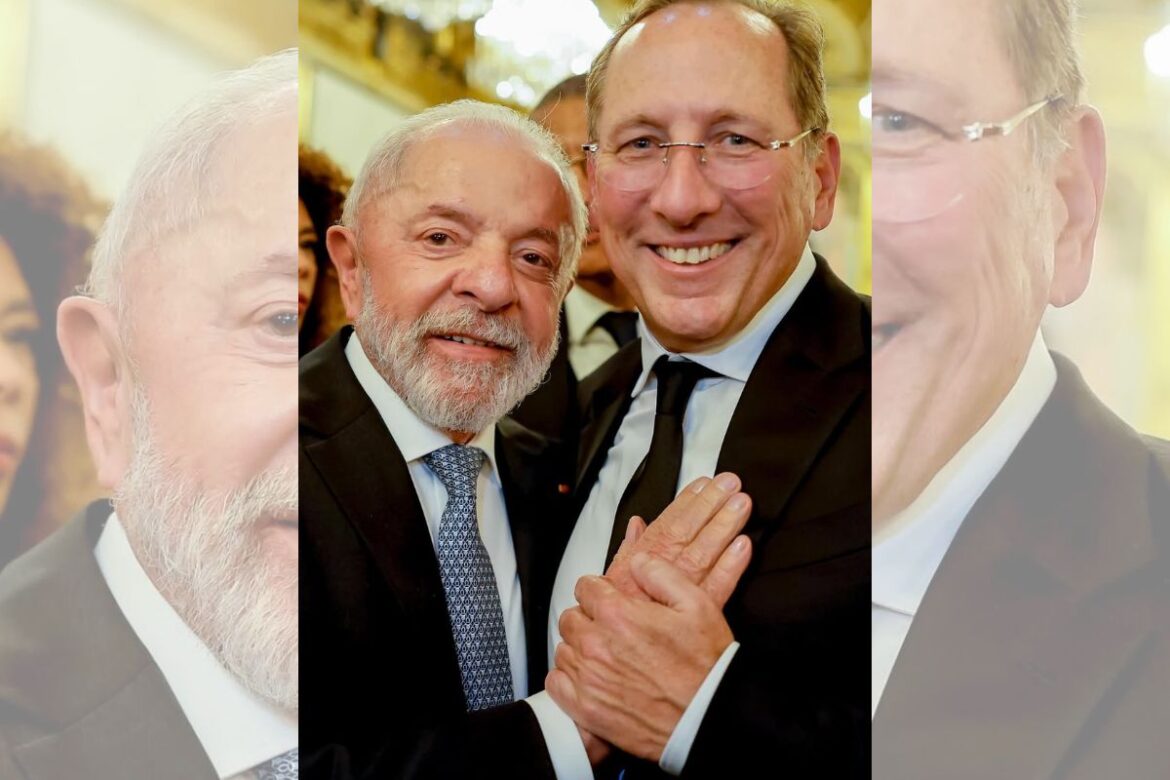 em-encontro-na-franca,-textor-revela-elogio-de-lula-ao-botafogo