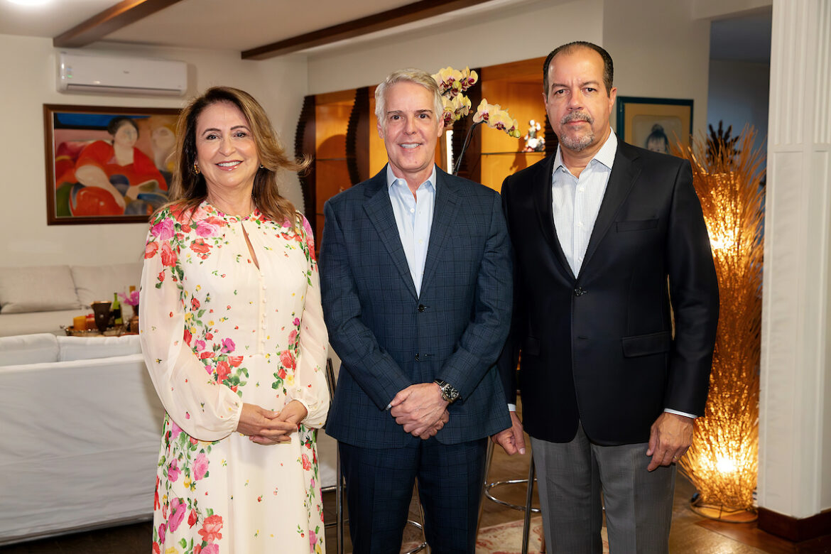 ex-senadora-katia-abreu-oferece-coquetel-de-despedida-para-paulo-uchoa