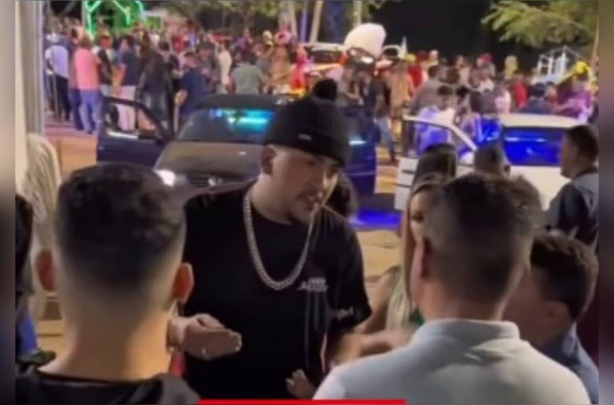 no-palco,-prefeito-cancela-show-de-dj-apos-quase-2h-de-atraso.-video