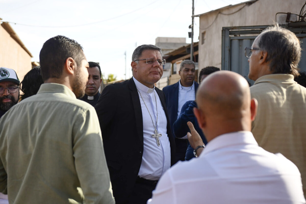 dias-apos-eleger-papa,-arcebispo-do-df-segue-conselho-de-francisco