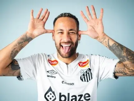 Neymar renova contrato com Santos até o final de 2026