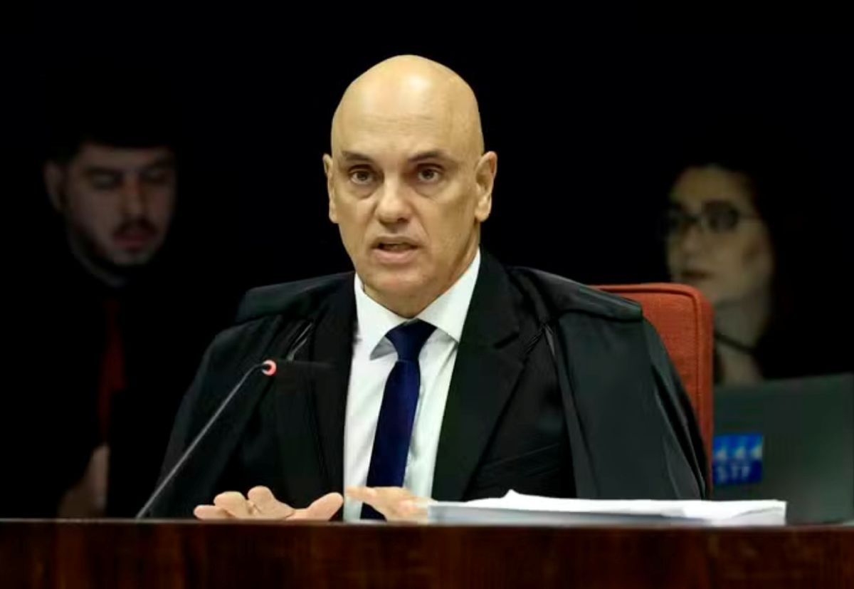 moraes-interroga-mauro-cid,-delator-da-trama-golpista;-siga