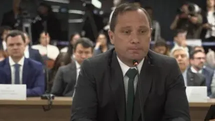 Bolsonaro discutiu sistema eleitoral com hacker apresentado por Zambelli, diz Cid ao STF