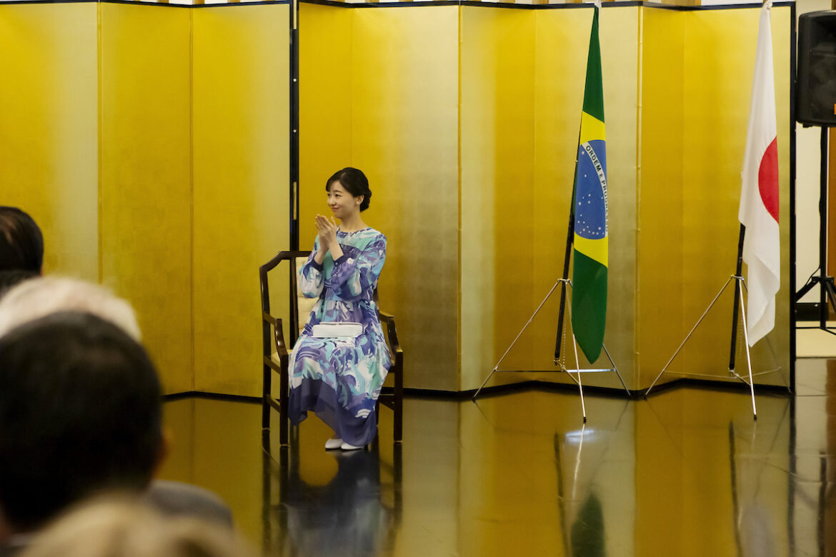 princesa-kako-e-recepcionada-em-evento-intimista-na-embaixada-do-japao