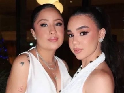 noivas!-mari-fernandez-se-declara-e-pede-namorada-em-casamento-durante-show