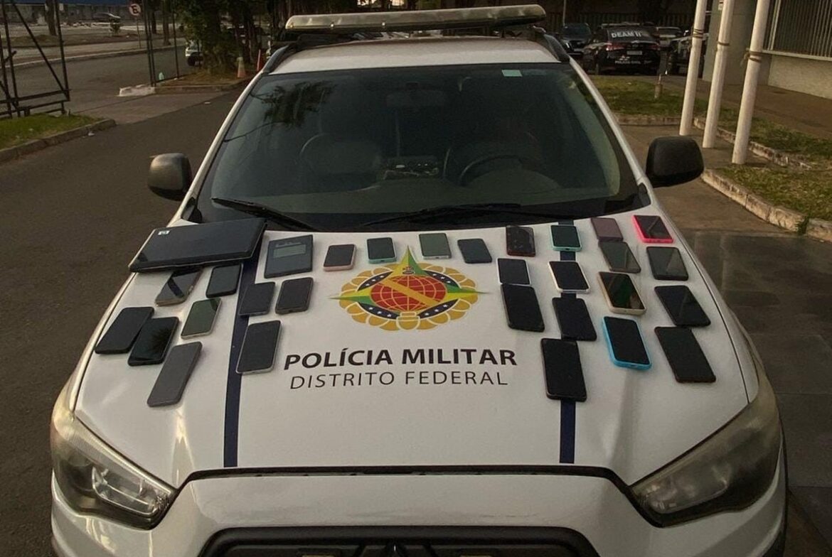 30-aparelhos:-casal-especialista-em-furto-de-celulares-e-preso-no-df