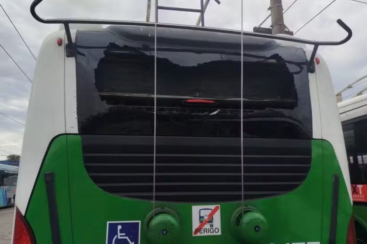 sptrans-registra-78-onibus-depredados-na-cidade-de-sp-em-apenas-3-dias