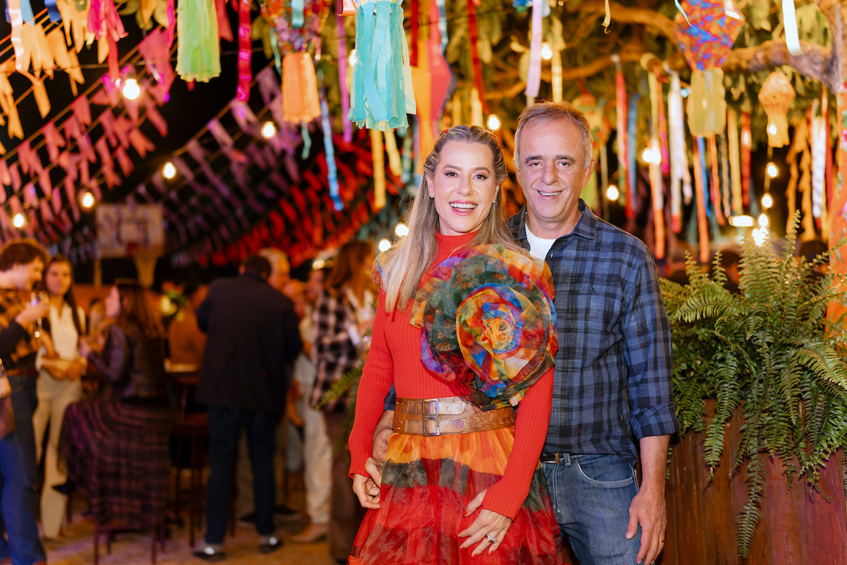 eduardo-e-flavia-toledo-reunem-amigos-em-arraia-animadissimo