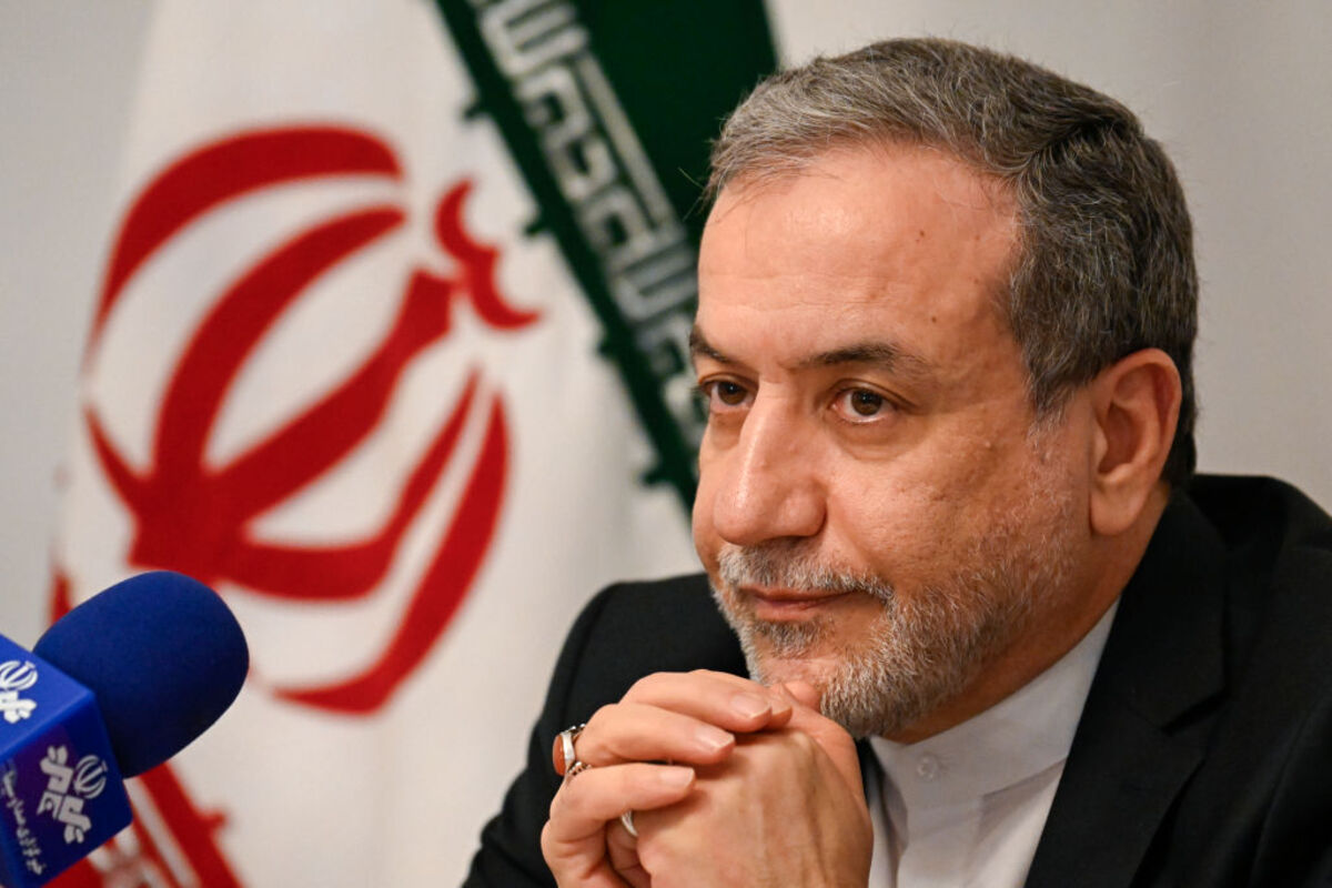 ministro-iraniano-promete-reacao-aos-eua:-“cruzaram-linha-vermelha”