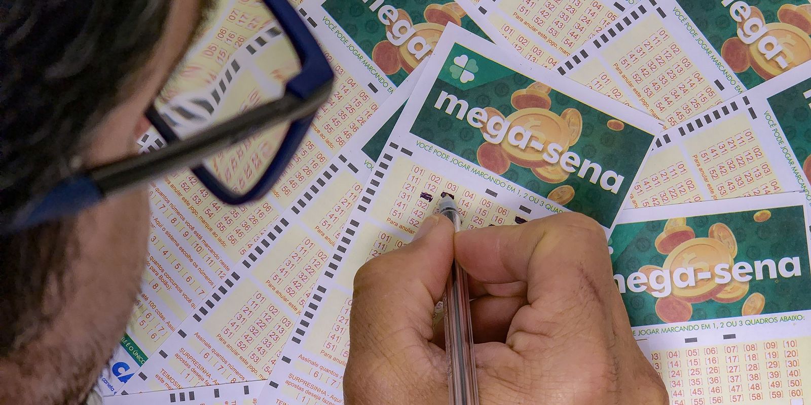 Mega-Sena acumula e prêmio principal vai para R$ 45 milhões Mega-Sena acumula e prêmio principal vai para R$ 45 milhões