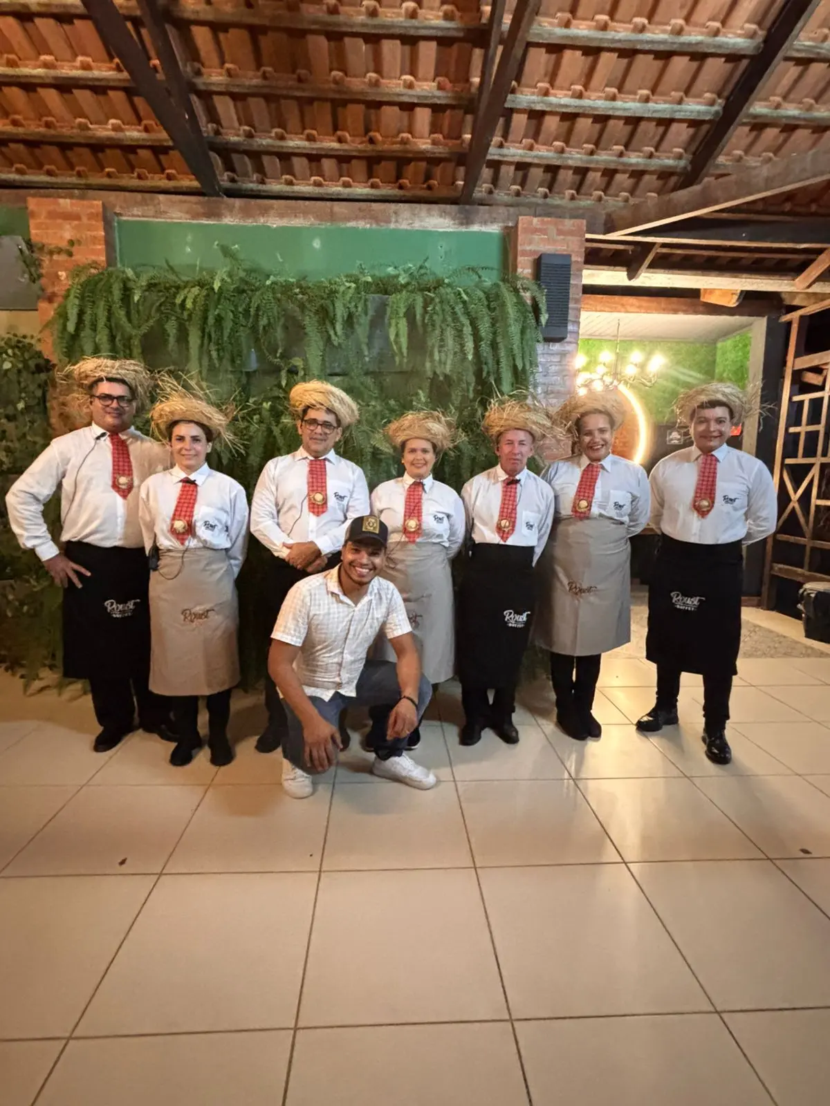 Roust Buffet revela segredos de preparação da festa junina em que Juh Vellegas foi pedida em noivado