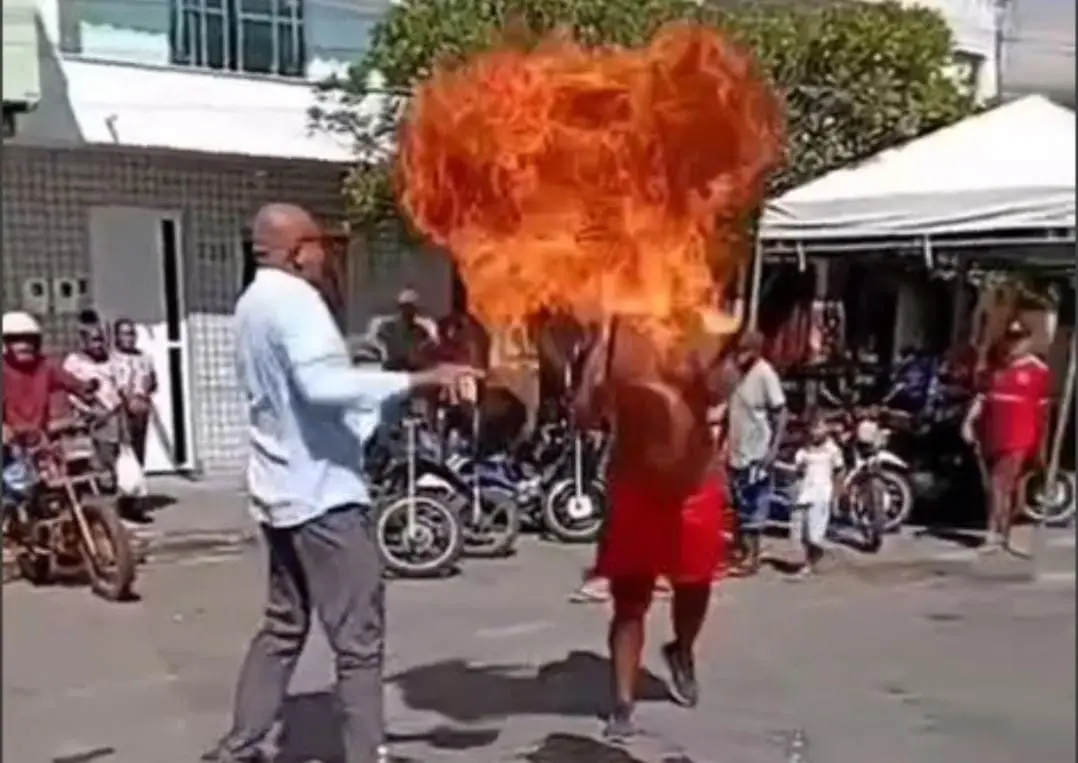 Discussão entre pregador e artista de rua causa polêmica na Bahia
