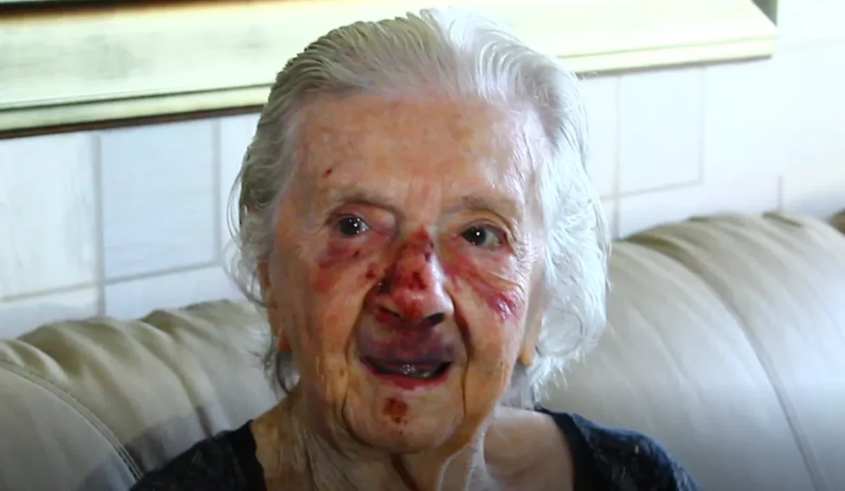 "Entreguei a vida dele pra Deus", diz idosa de 93 anos jogada no chão em assalto “Entreguei a vida dele pra Deus”, diz idosa de 93 anos jogada no chão em assalto