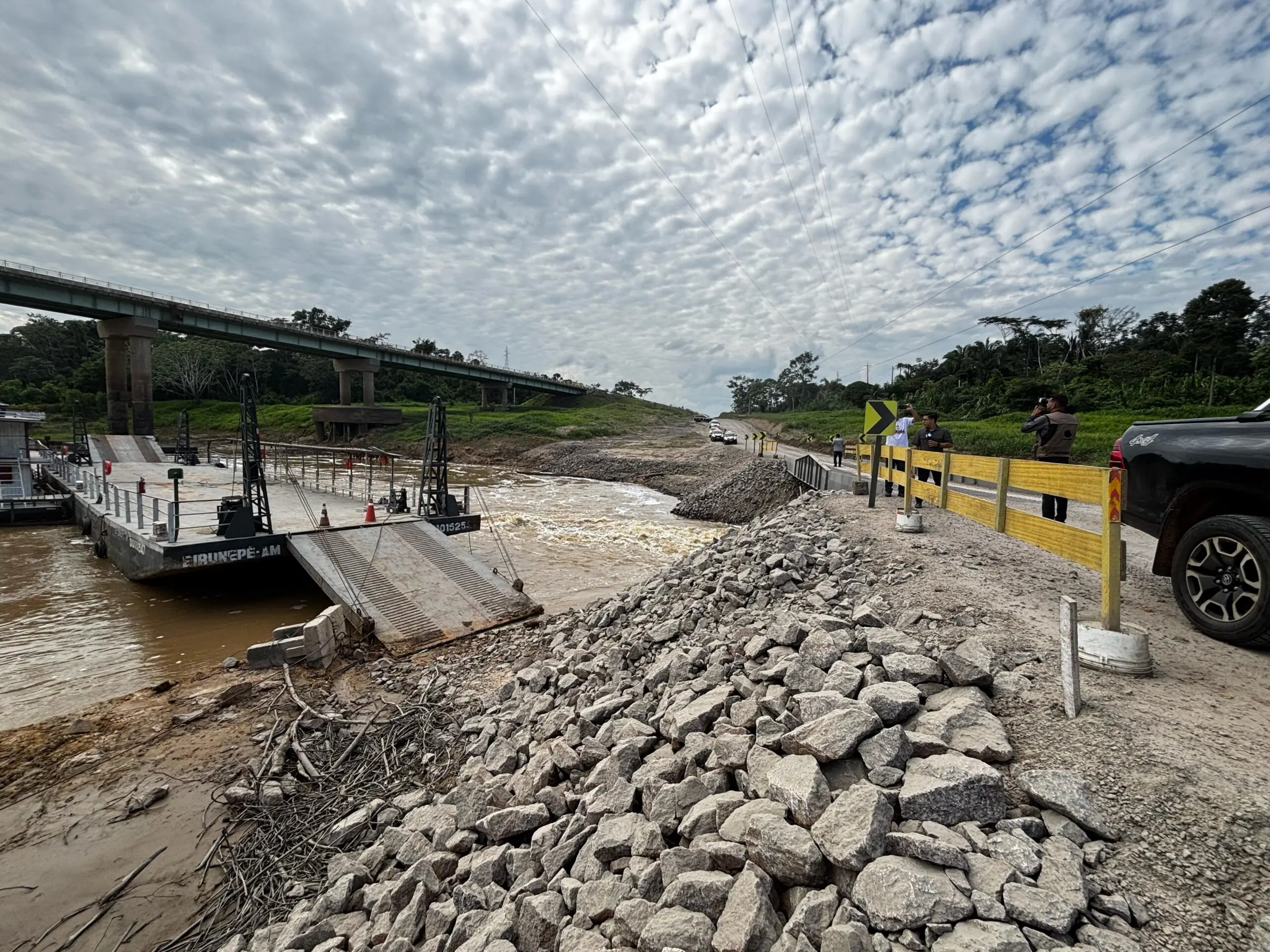 Caravana pela BR-364 faz primeira parada na Ponte do Caeté; DNIT dá prazo para fim de obra