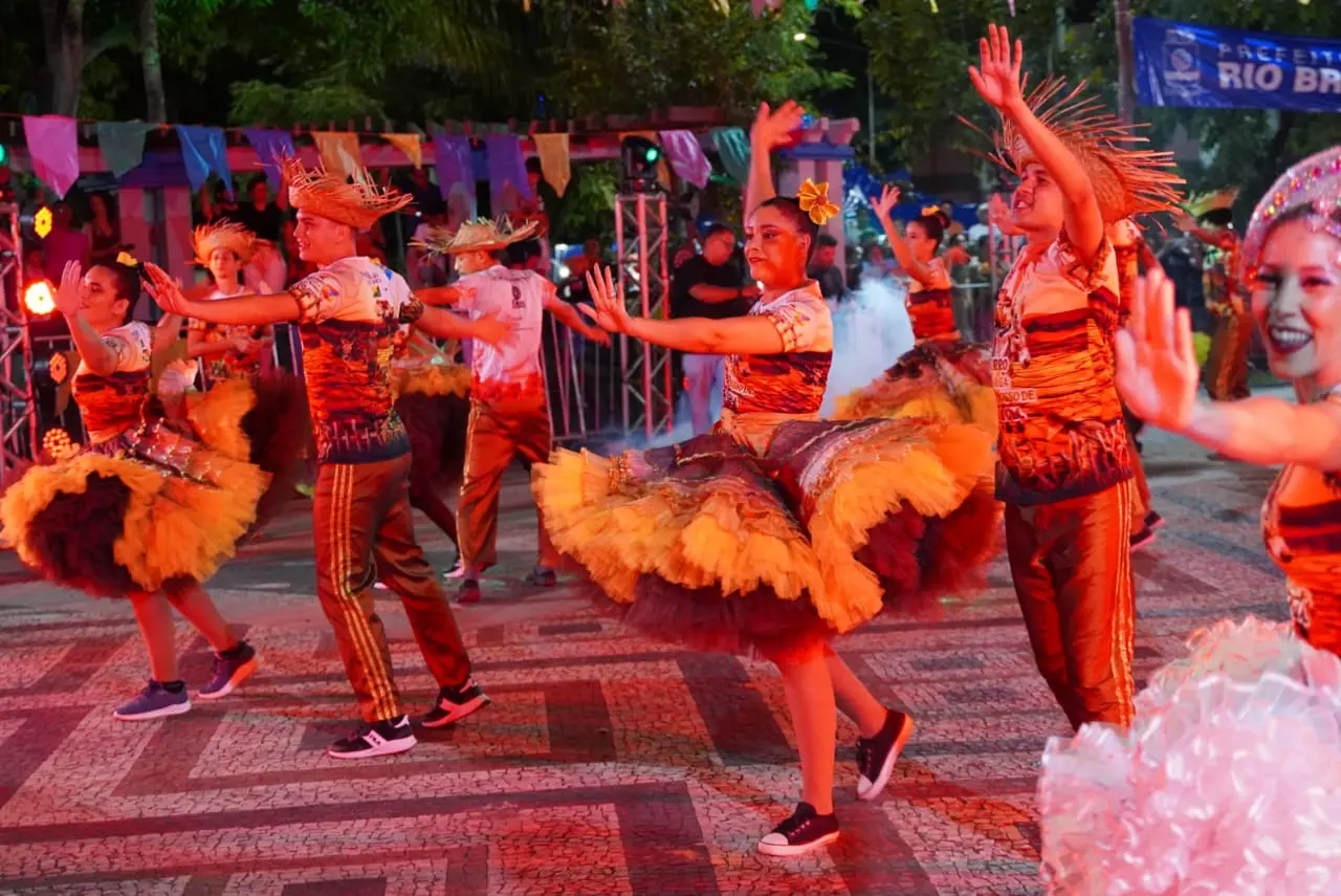 Rio Branco inicia festas juninas com o 15º Esquenta Junino na Praça da Revolução; FOTOS