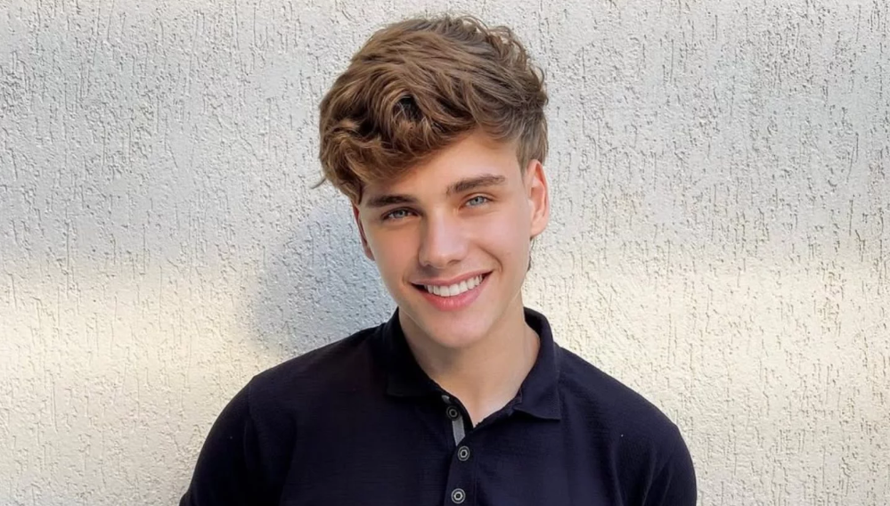Vídeo mostra amigo tentando salvar modelo de 17 anos que morreu afogado após sessão de fotos