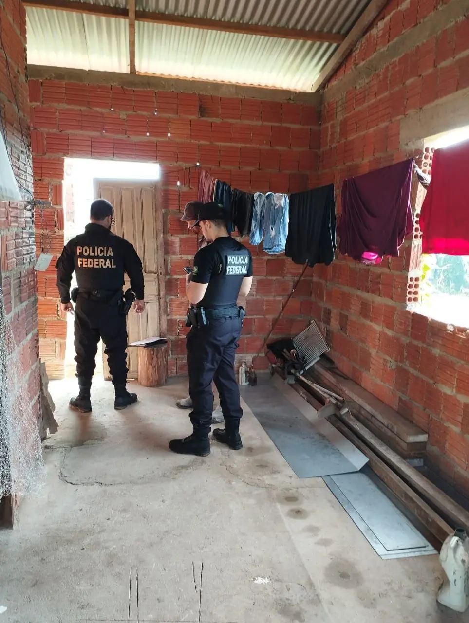 PF deflagra operação contra facção criminosa e cumpre mandados em cidades do Acre