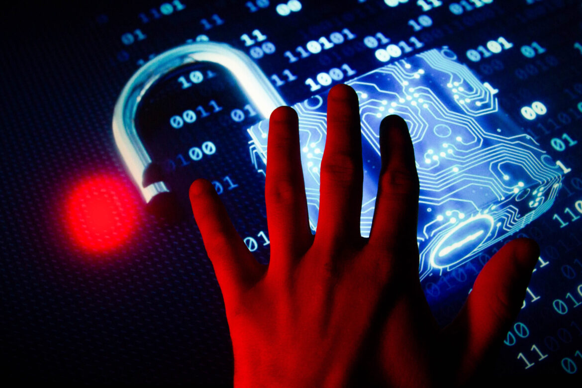 policia-prende-suspeito-de-ataque-hacker-que-drenou-bilhoes-via-pix